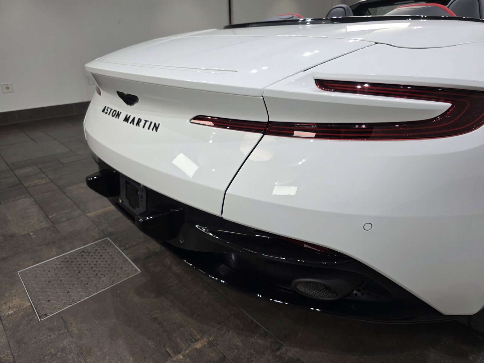 New 2025 Aston Martin DB12 Convertible image 8