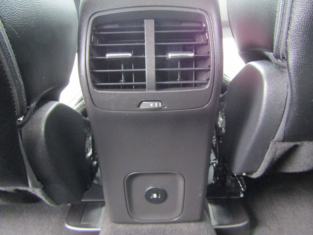 Used 2025 Ford Escape SE w/ PHEV Premium Package image 31