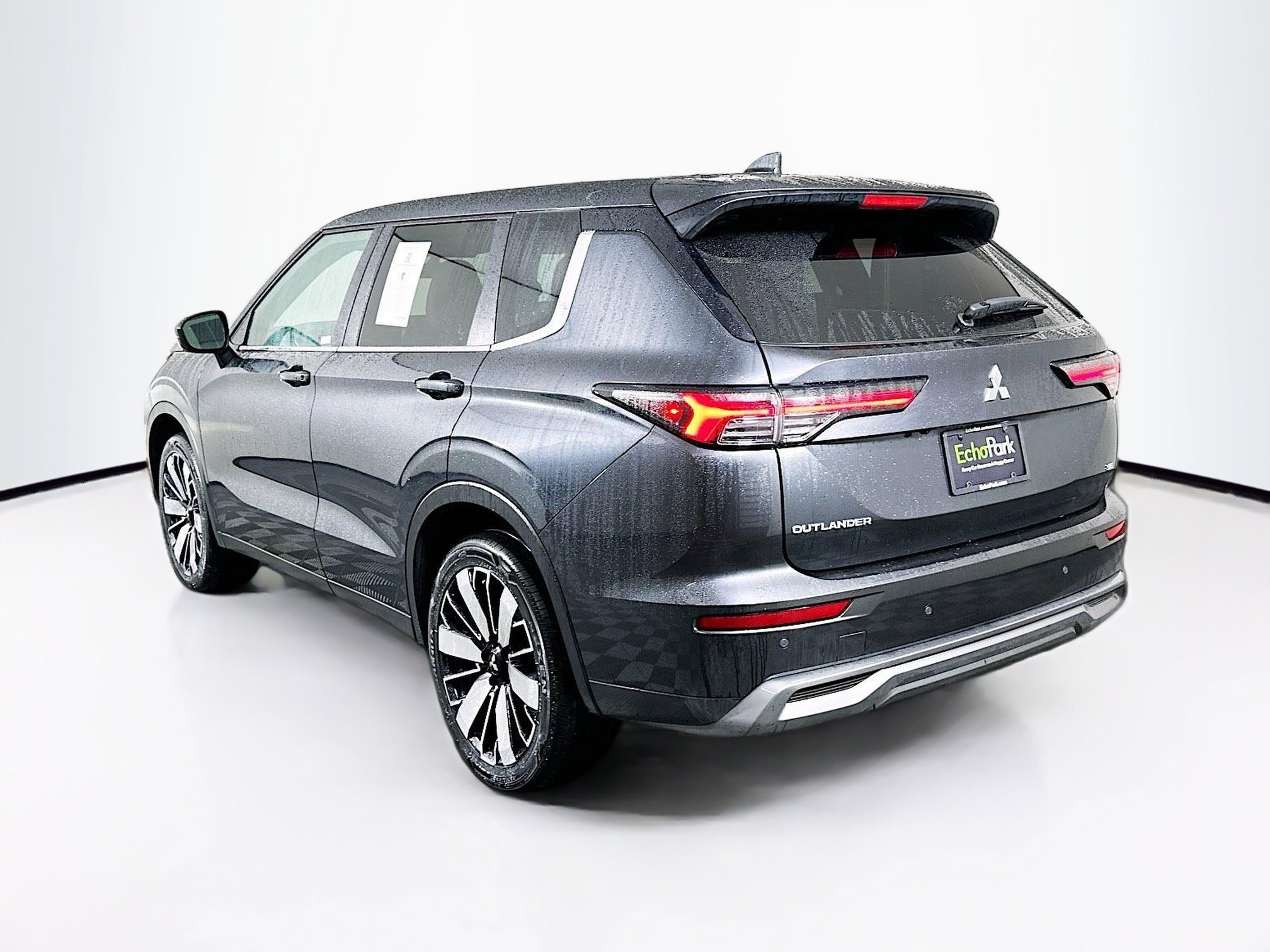 Used 2025 Mitsubishi Outlander SE image 5