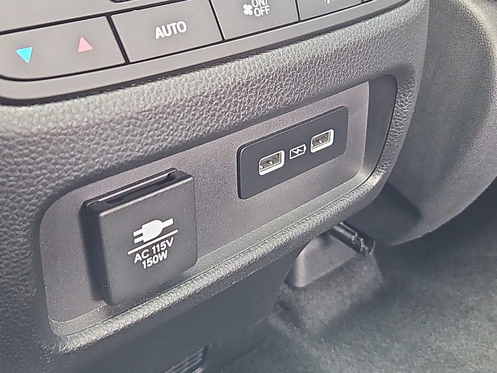 Used 2023 Honda Pilot TrailSport image 21