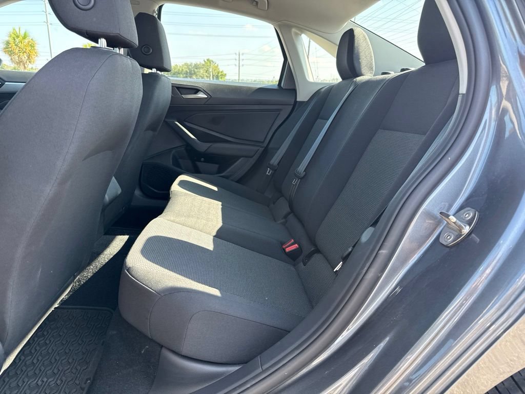 Used 2021 Volkswagen Jetta SE FWD image 9