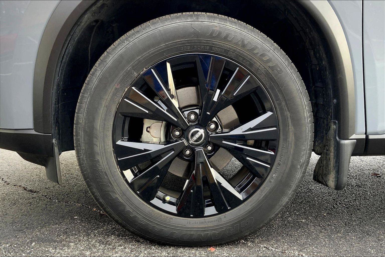 Used 2023 Nissan Rogue SV w/ SV Premium B Package image 9