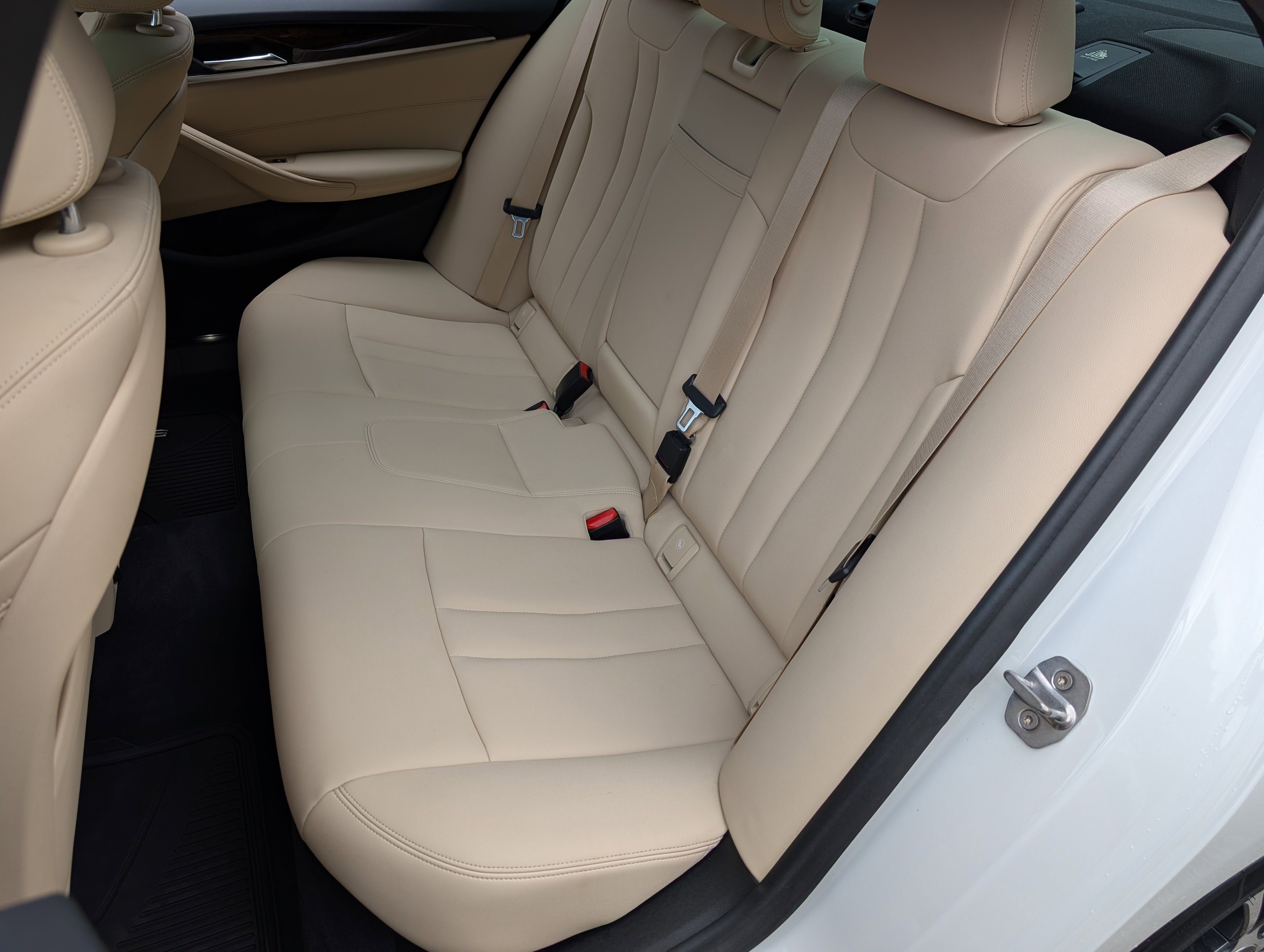 Used 2019 BMW 530i w/ Convenience Package RWD image 18
