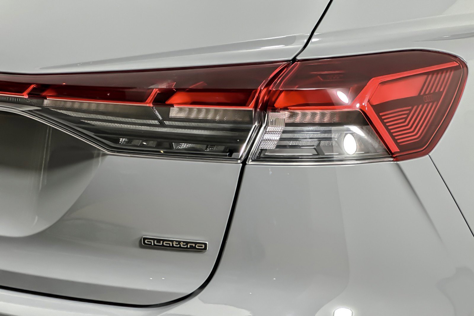 Used 2024 Audi Q4 e-tron Premium Plus w/ Premium Plus image 26