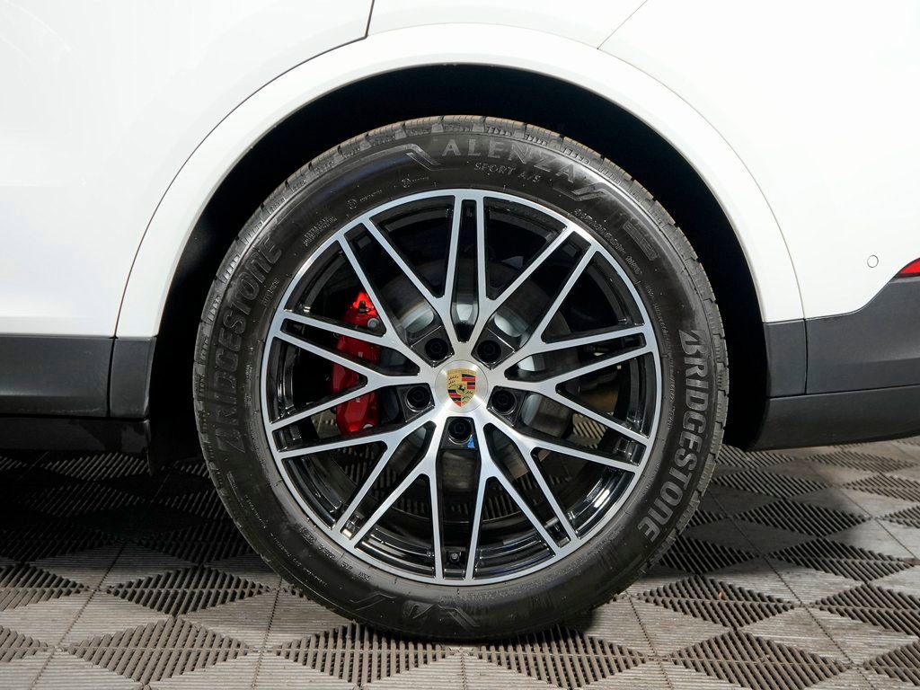 Certified 2024 Porsche Cayenne S w/ Premium Package Plus AWD/4WD image 41