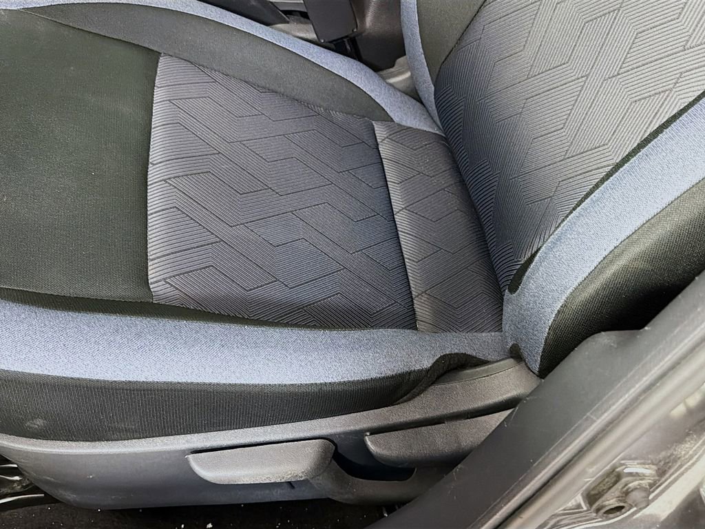 Used 2025 Nissan Versa SV FWD image 21