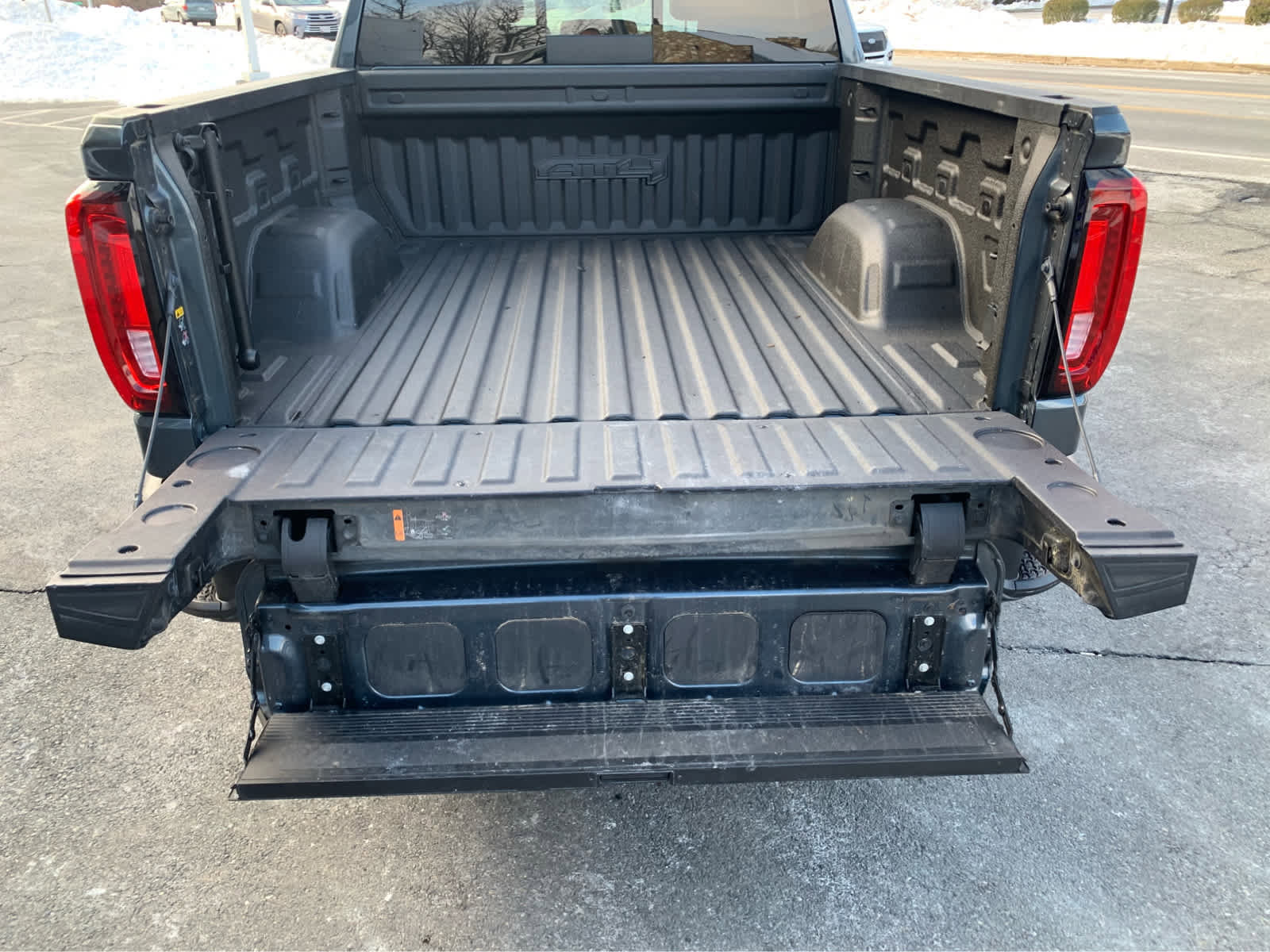 Used 2021 GMC Sierra 1500 AT4 w/ AT4 Premium Package image 5