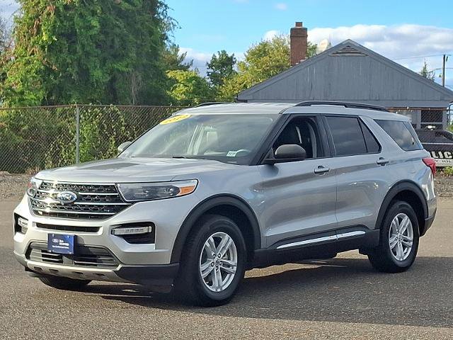 Certified 2022 Ford Explorer XLT w/ Equipment Group 202A image 3