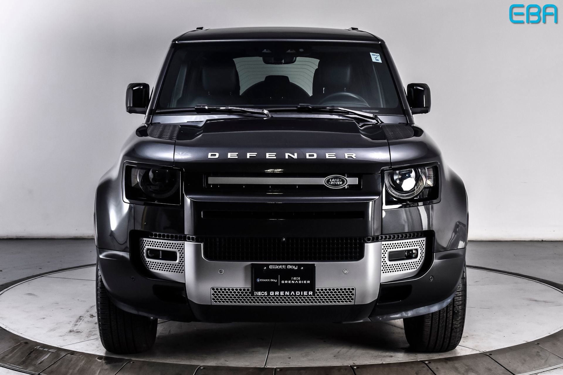 Used 2025 Land Rover Defender 110 S image 8