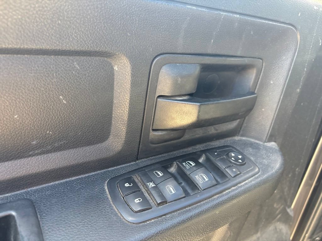 Used 2017 RAM 1500 Express AWD/4WD image 12