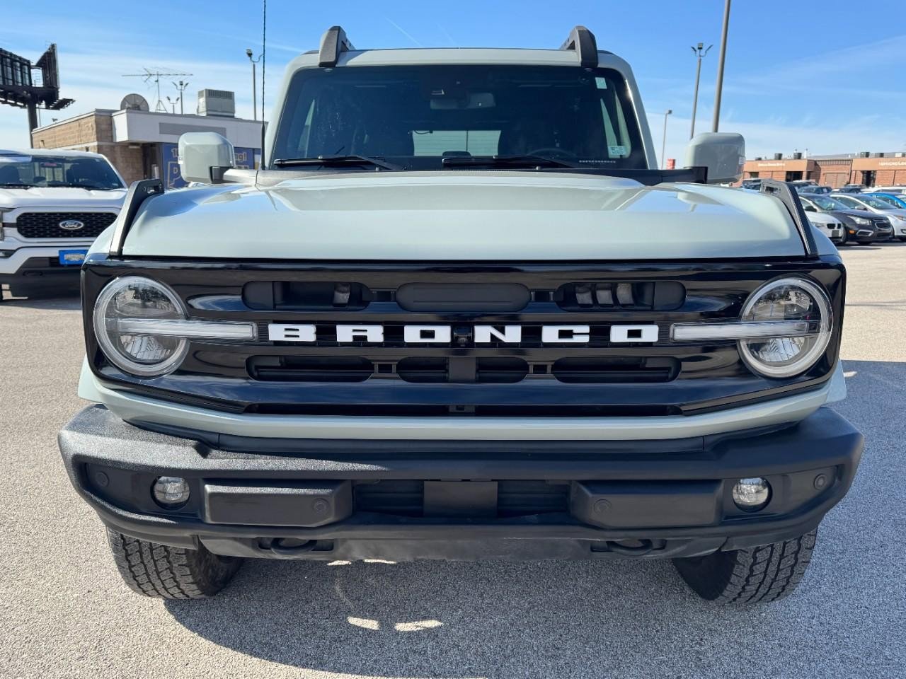 Used 2023 Ford Bronco Outer Banks image 9