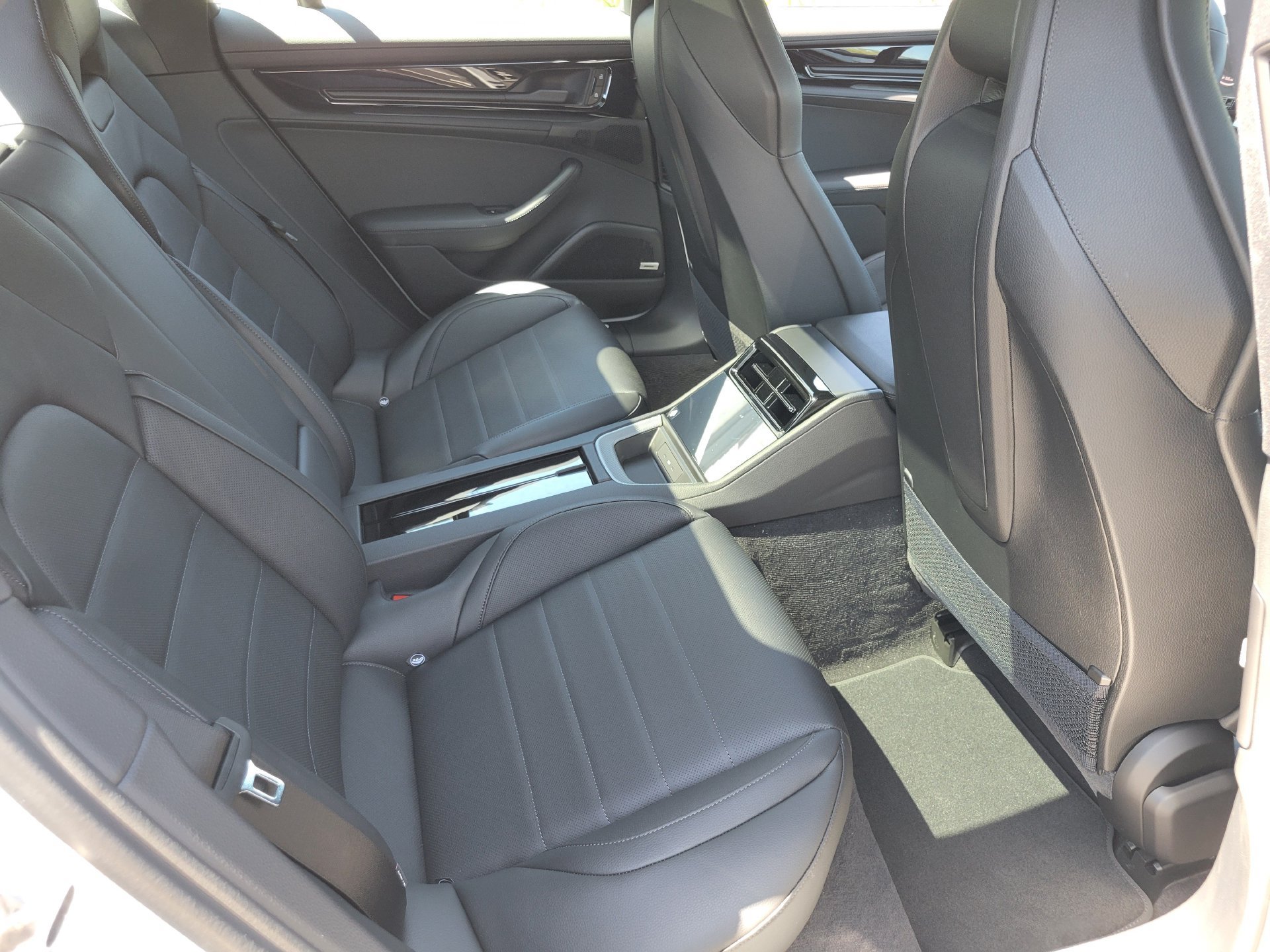 New 2026 Porsche Panamera RWD image 28