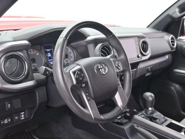 Used 2022 Toyota Tacoma TRD Sport w/ Technology Package image 16
