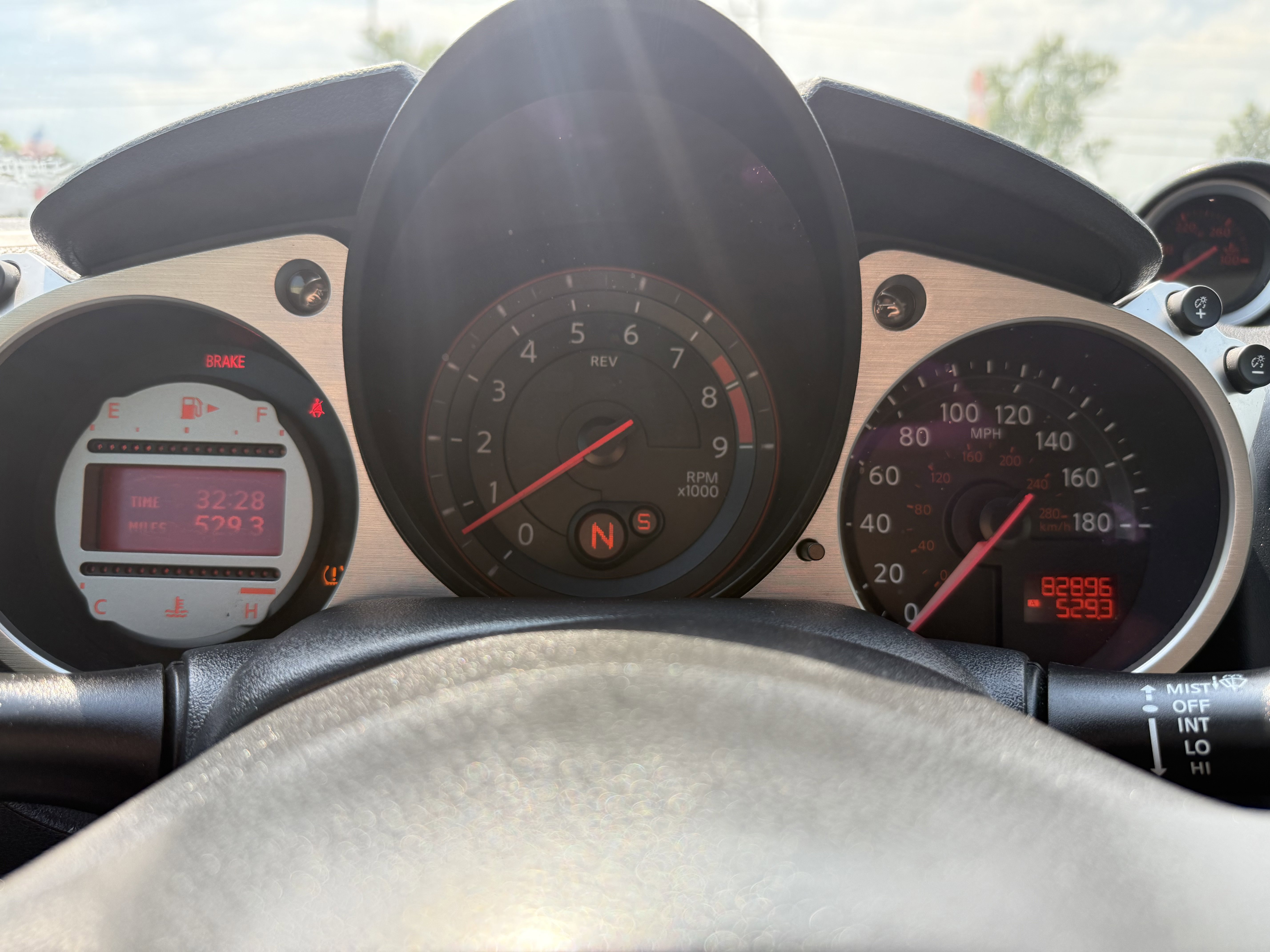 Used 2011 Nissan 370Z Touring w/ Sport Pkg image 13