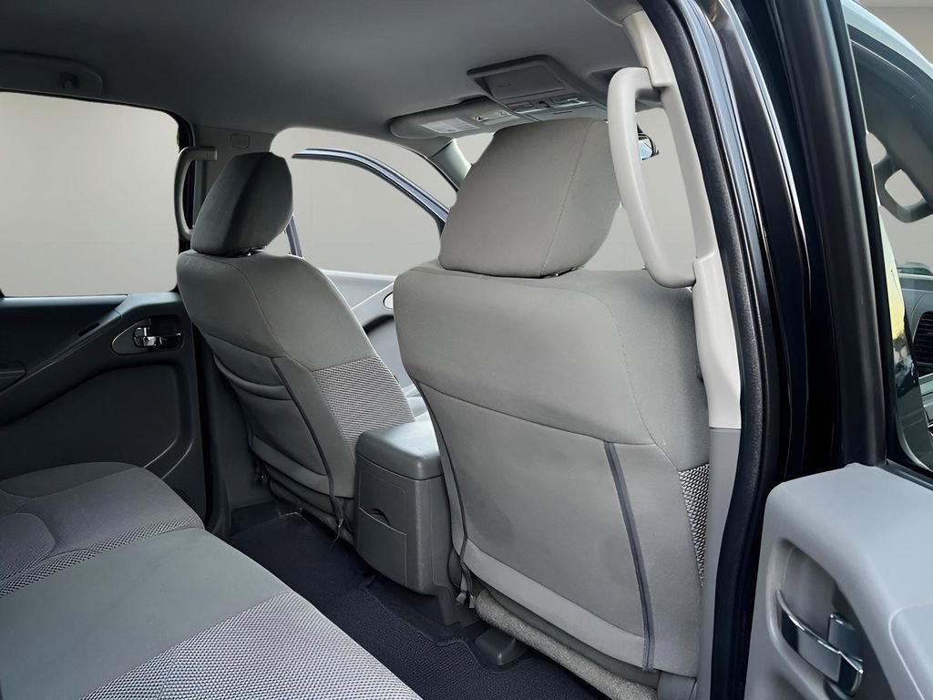 Used 2019 Nissan Frontier SV image 29