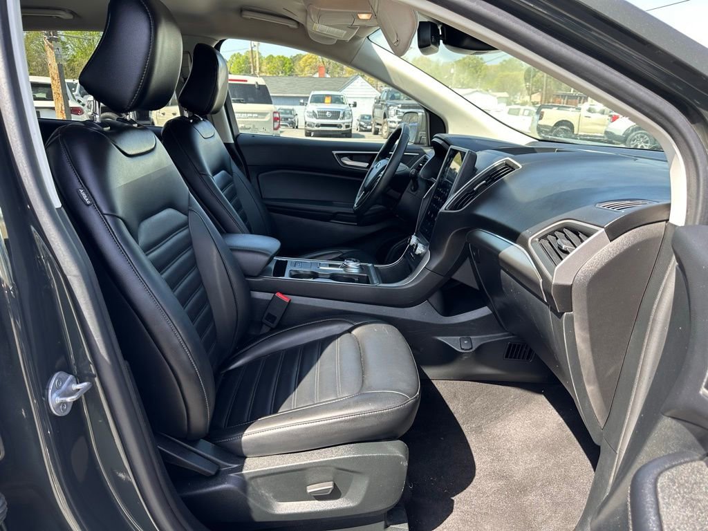 Used 2022 Ford Edge SEL image 16