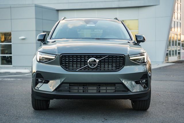 New 2026 Volvo XC40 B5 Ultra w/ Protection Package Premier image 2