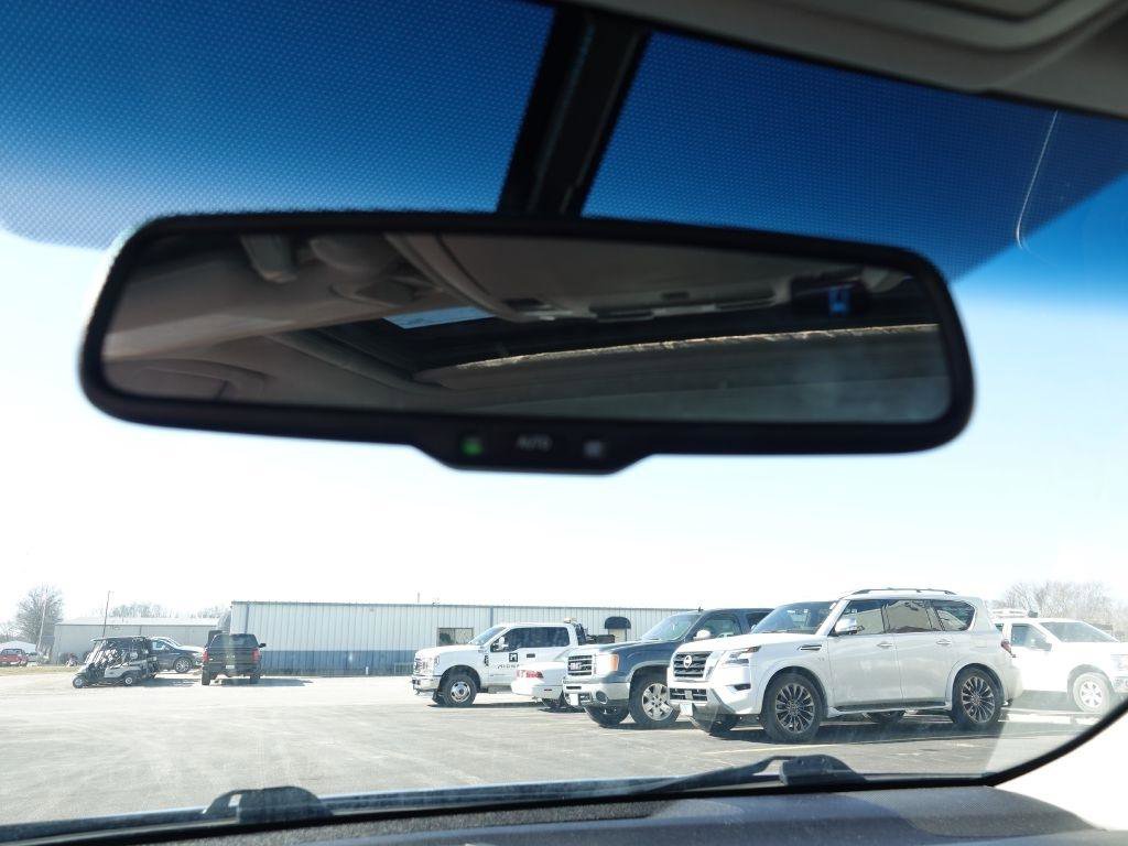 Used 2015 Toyota Camry XSE w/ Moonroof Package image 16