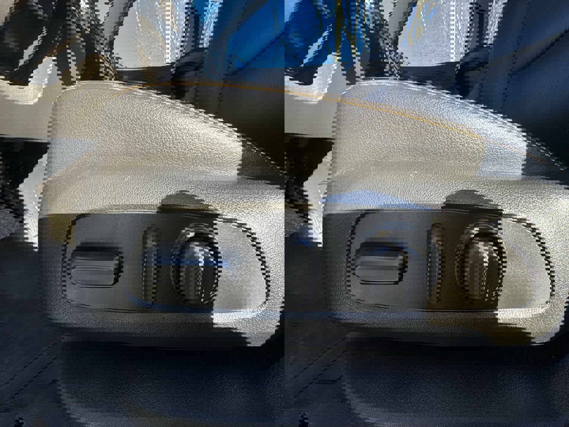 Used 2021 GMC Terrain SLT image 12