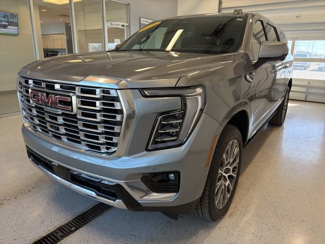 Used 2026 GMC Yukon XL Denali w/ Sun & Power Step Package AWD/4WD image 6