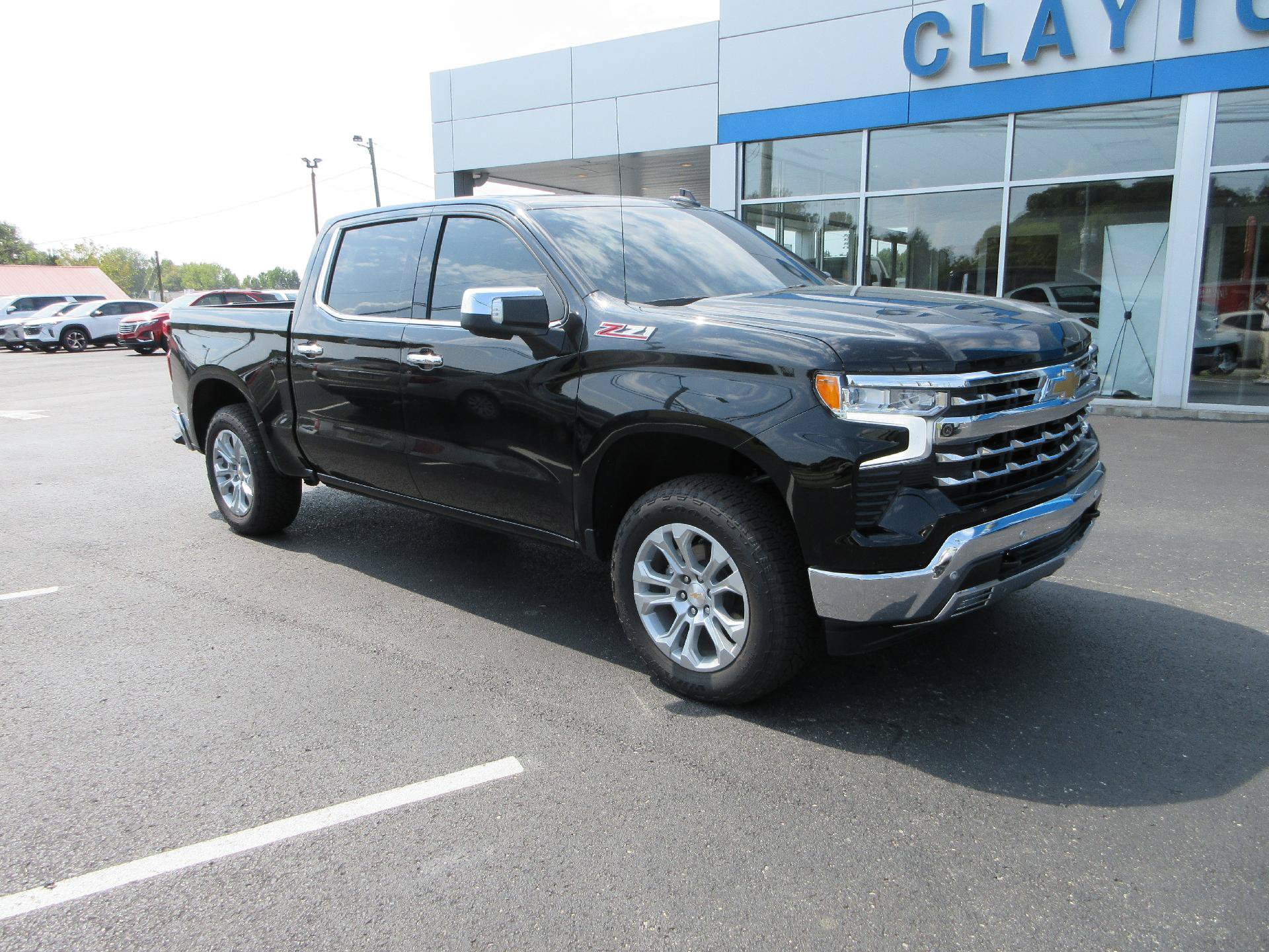 Certified 2025 Chevrolet Silverado 1500 LTZ w/ LTZ Premium Package AWD/4WD image 10
