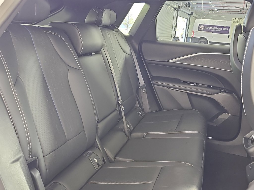 Used 2024 Cadillac Lyriq Sport RWD image 26