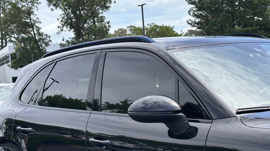 Used 2019 Porsche Cayenne AWD/4WD image 2
