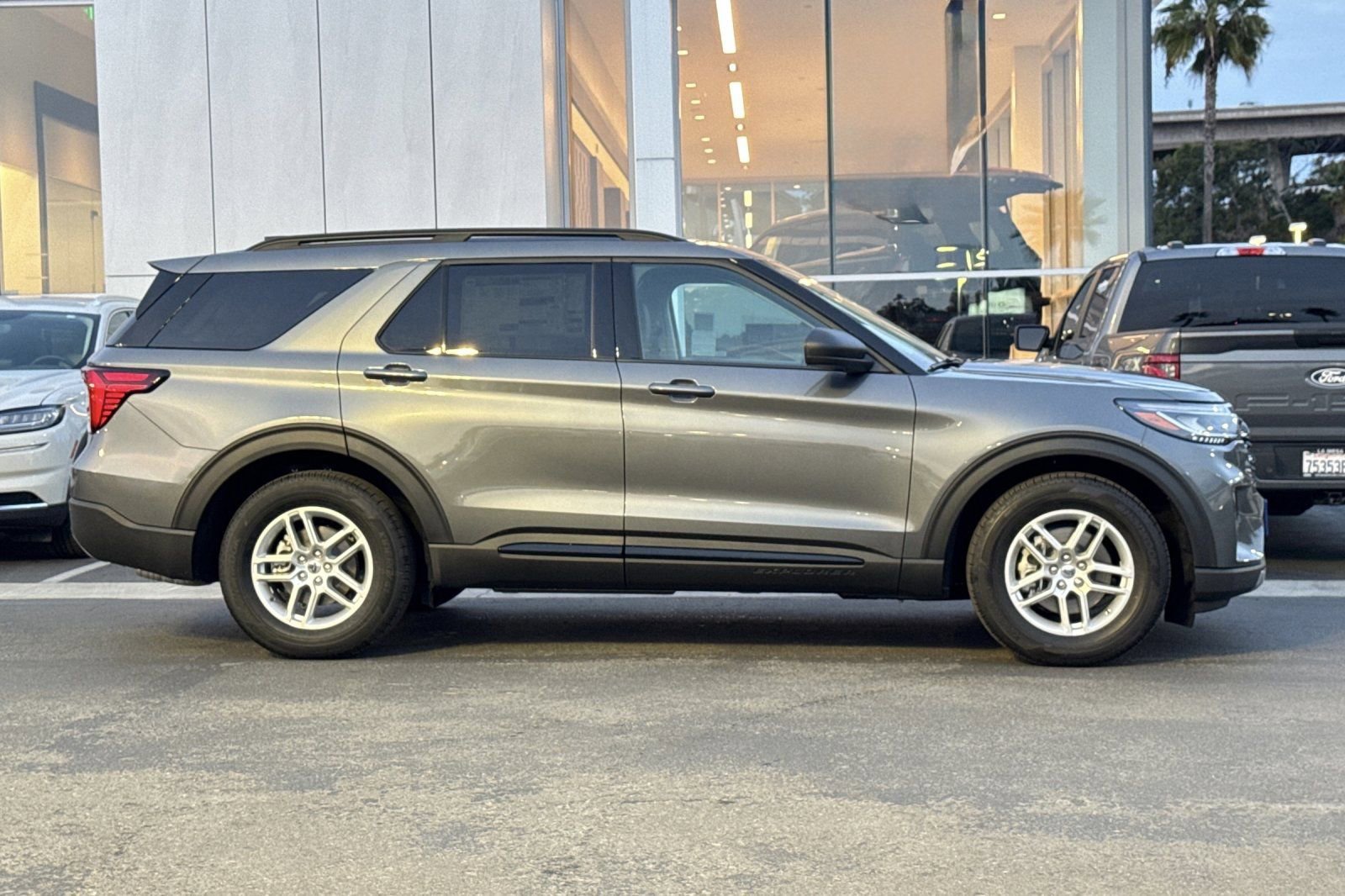 New 2026 Ford Explorer Active w/ Active Comfort Package RWD image 2