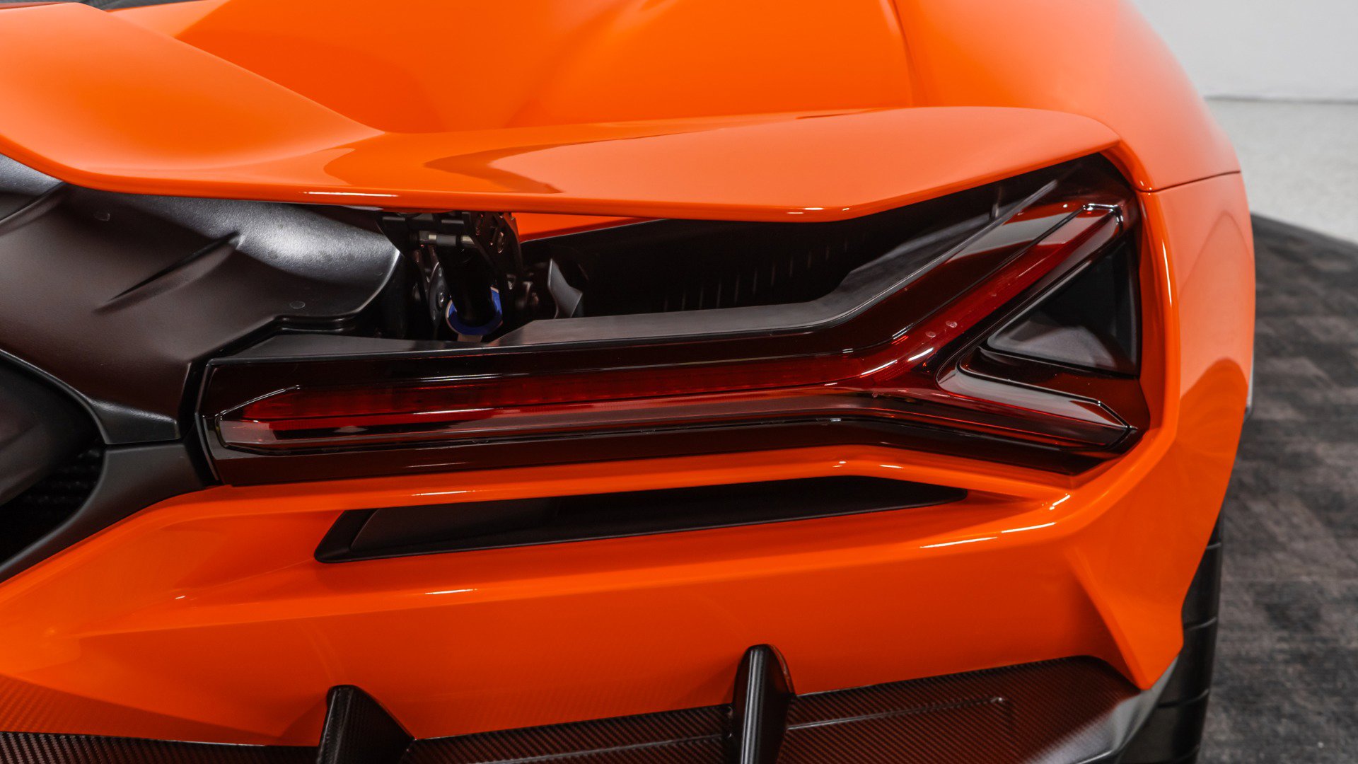Used 2025 Lamborghini Revuelto image 34