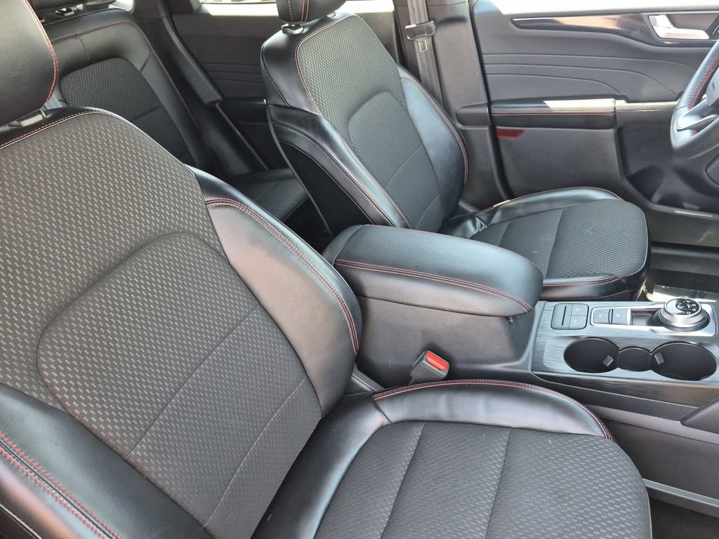 Used 2024 Ford Escape ST-Line image 17