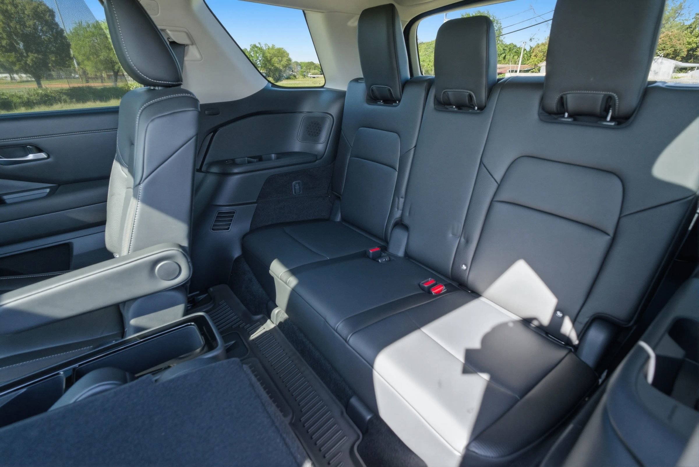 Used 2025 Nissan Pathfinder SL w/ SL Premium Package image 28