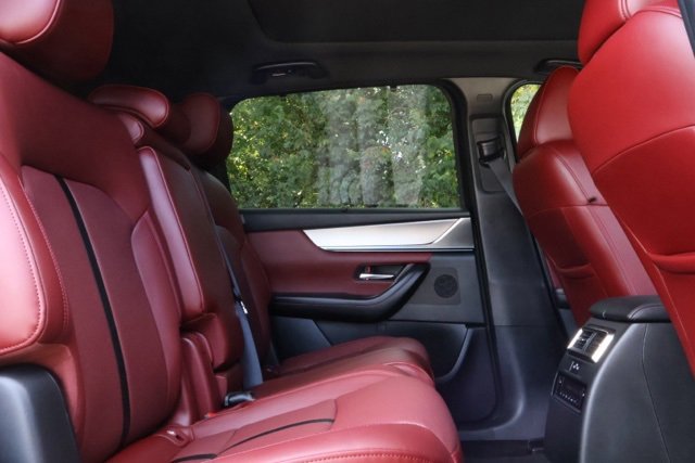 Used 2025 MAZDA CX-70 Plug-In Hybrid w/ Premium Plus image 11