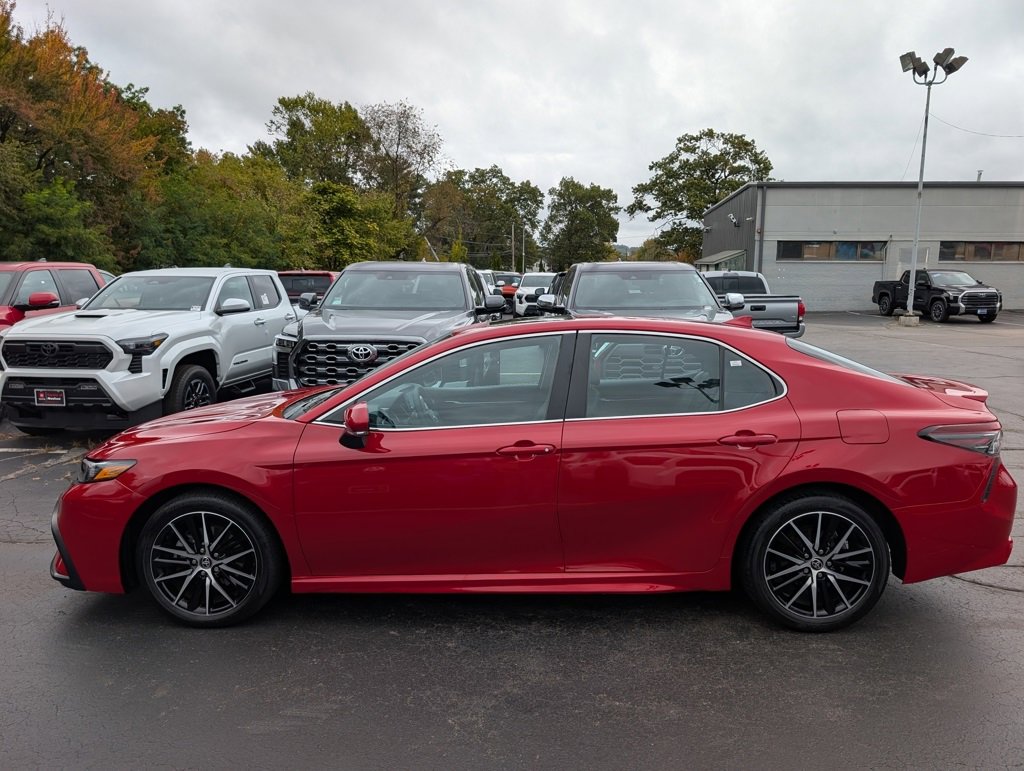 Certified 2023 Toyota Camry SE image 3