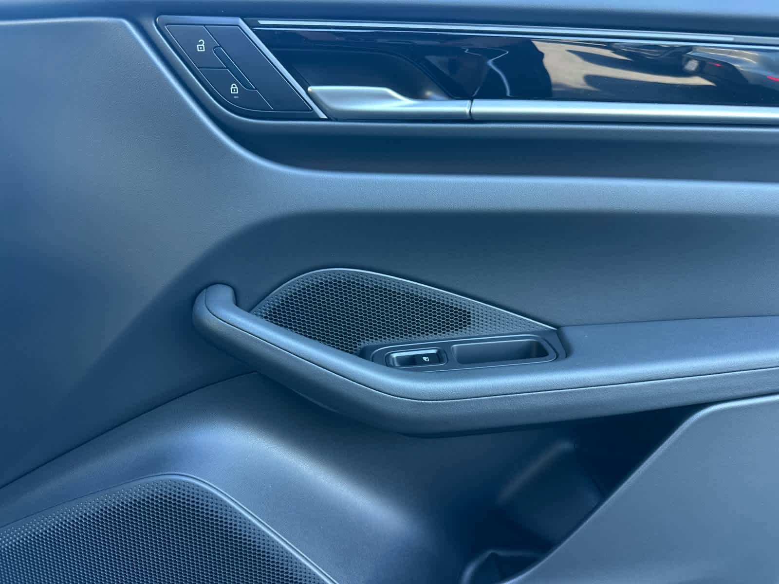 New 2026 Porsche Macan Electric RWD image 19