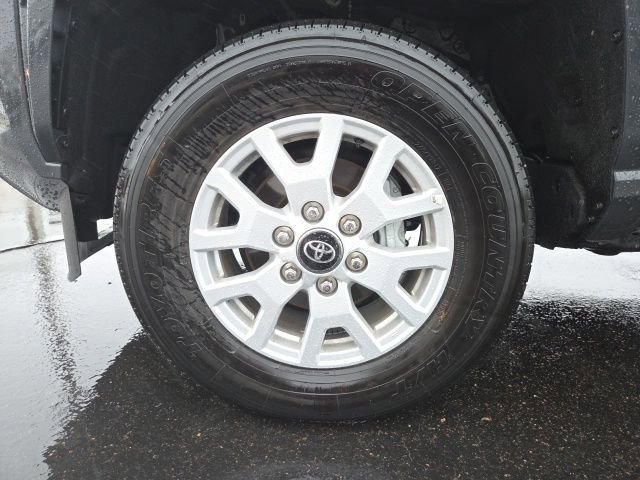 Used 2025 Toyota Tacoma SR5 image 25