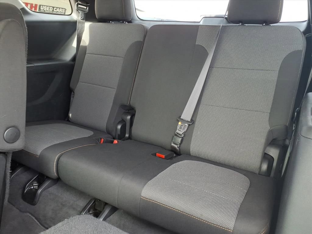 Used 2020 Chevrolet Traverse LT image 18
