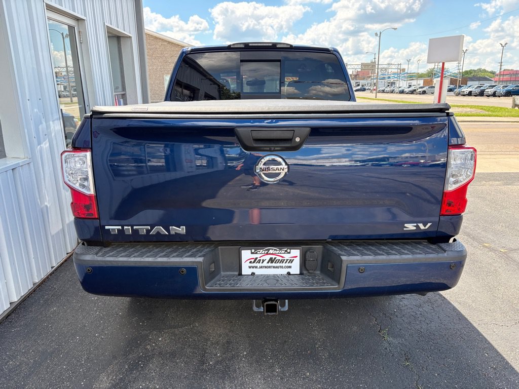 Used 2018 Nissan Titan SV w/ SV Convenience Package RWD image 4