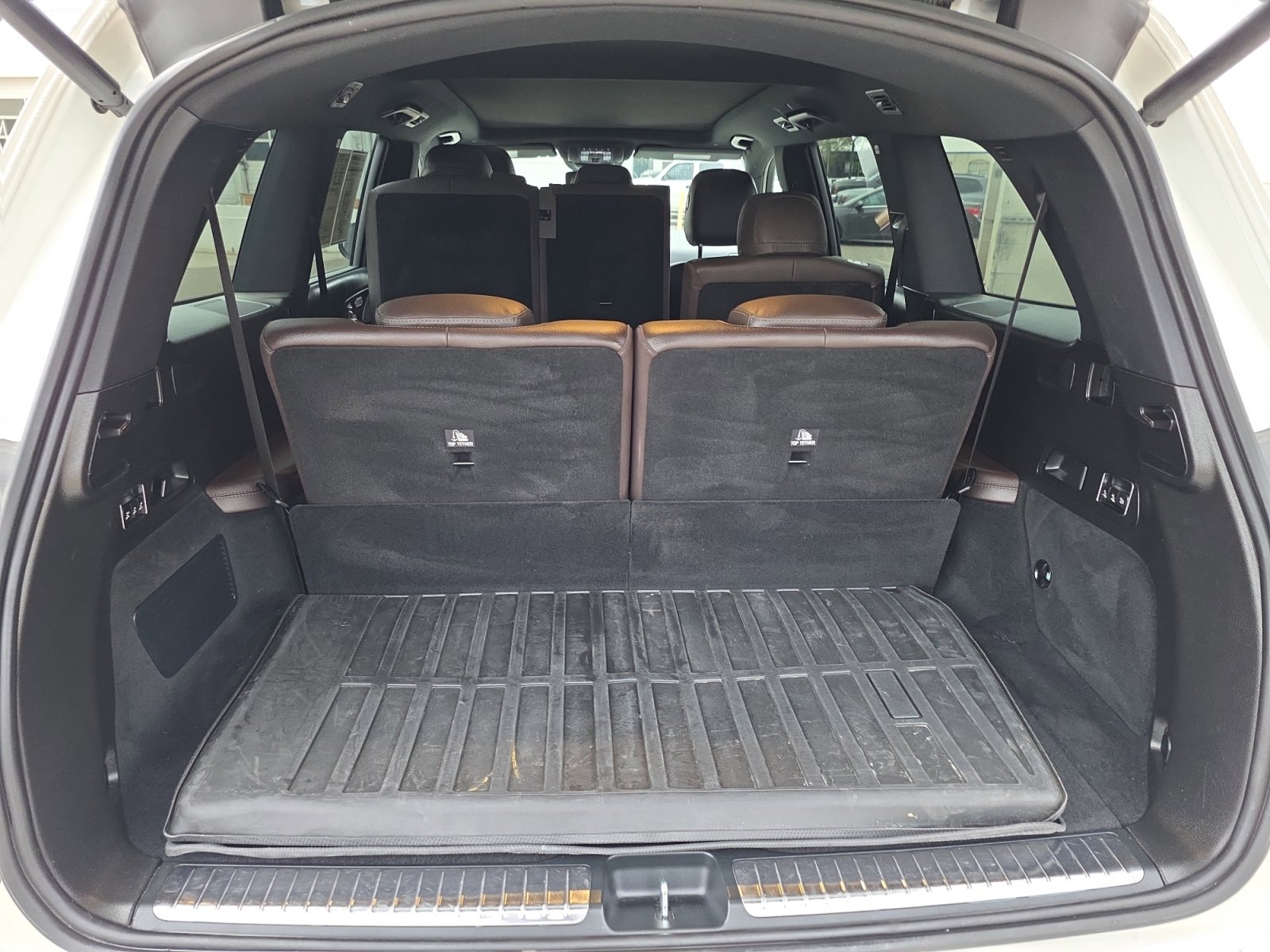 Used 2021 Mercedes-Benz GLS 450 4MATIC image 18