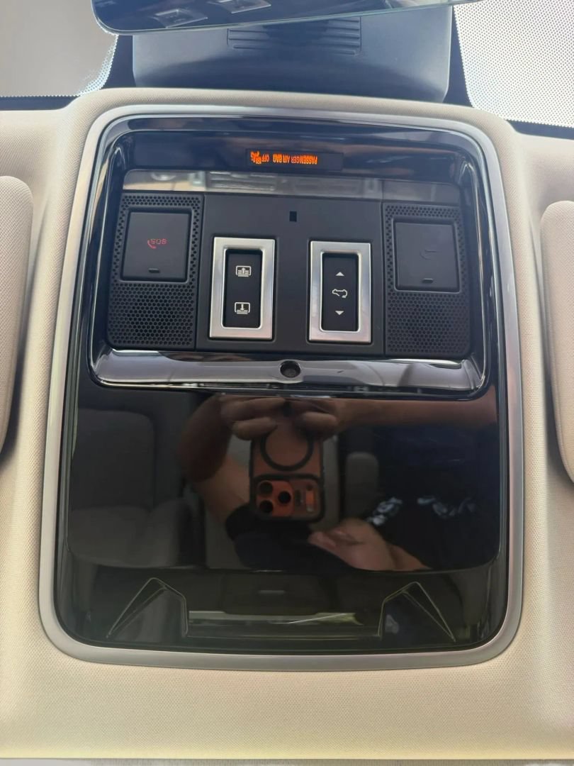 Used 2018 Land Rover Range Rover Supercharged AWD/4WD image 29