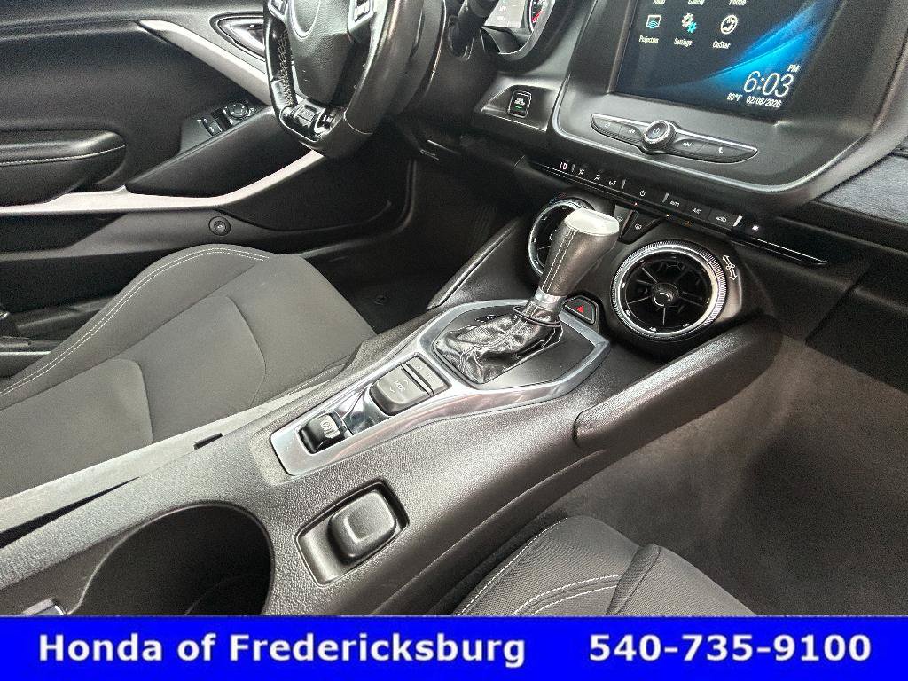 Used 2017 Chevrolet Camaro LT RWD image 26