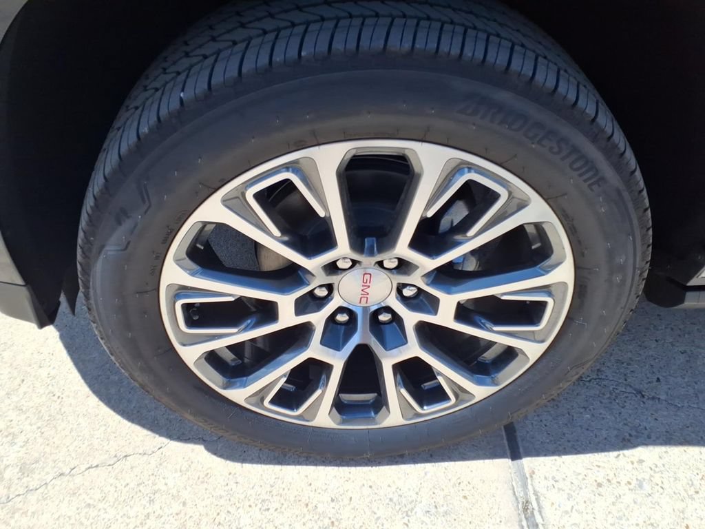 New 2026 GMC Yukon XL Denali w/ Sun & Power Step Package AWD/4WD image 9