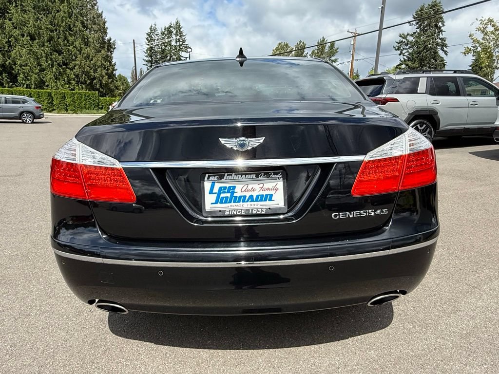 Used 2011 Hyundai Genesis 4.6 RWD image 4