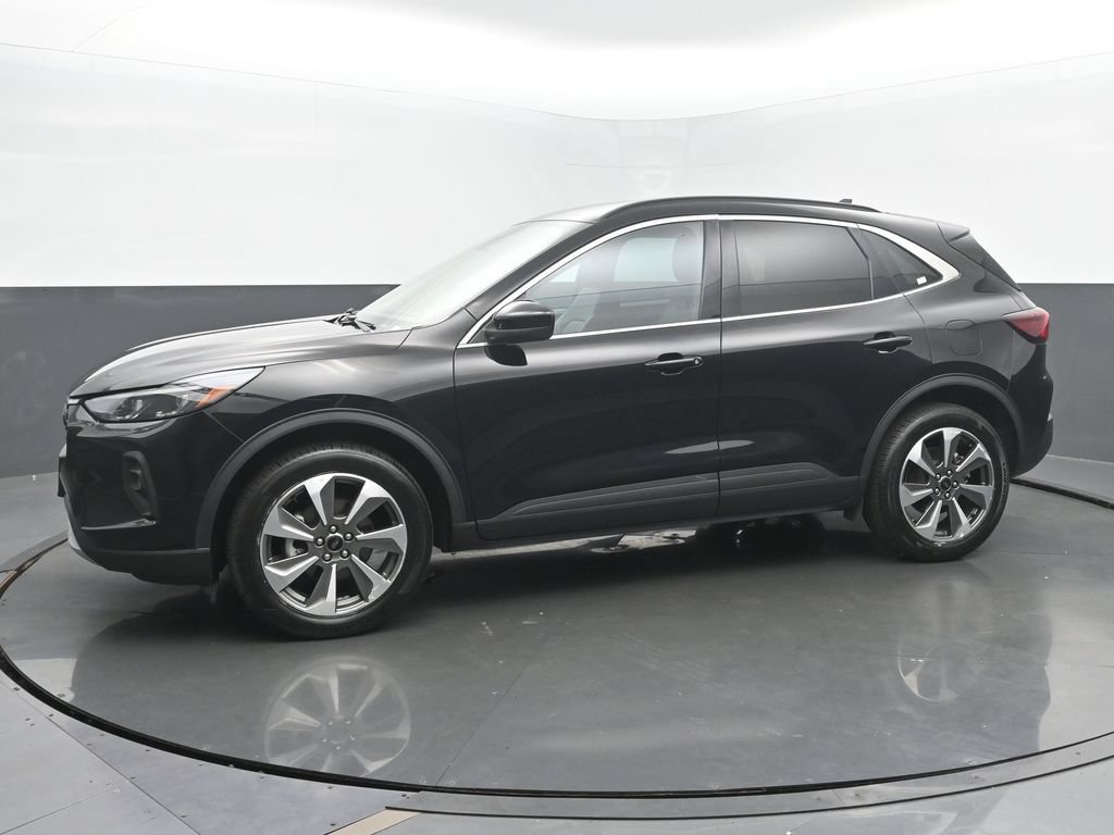 Used 2025 Ford Escape Platinum AWD/4WD image 2