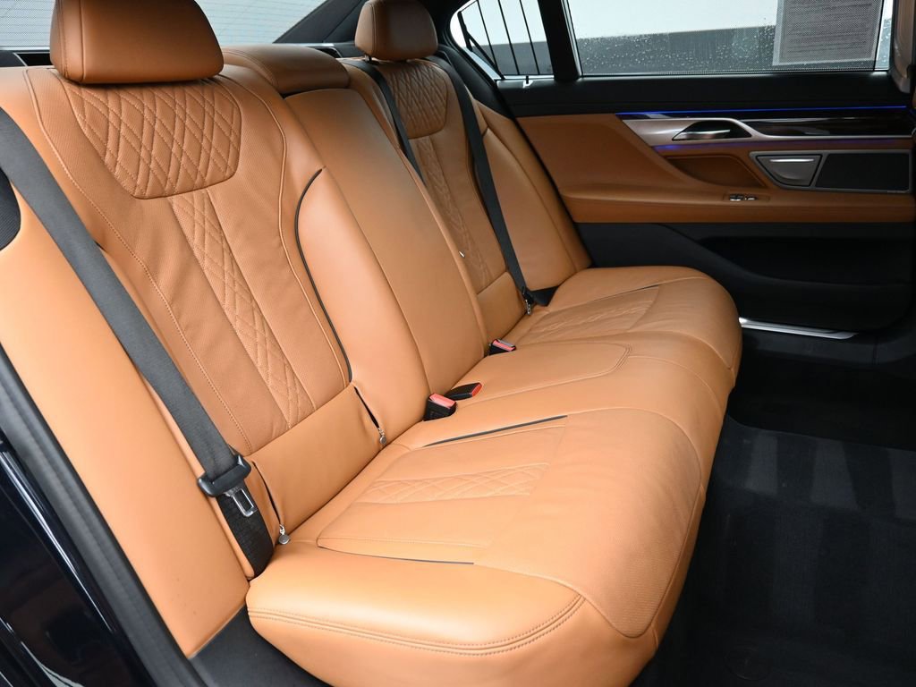 Used 2022 BMW 740i xDrive w/ M Sport Package image 26