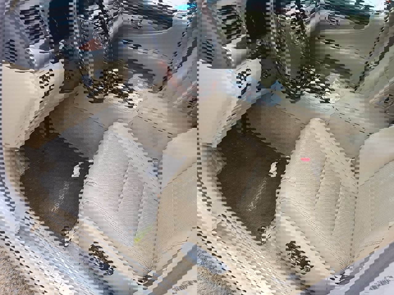 Used 2013 Lexus LS 460 w/ Comfort Pkg image 8