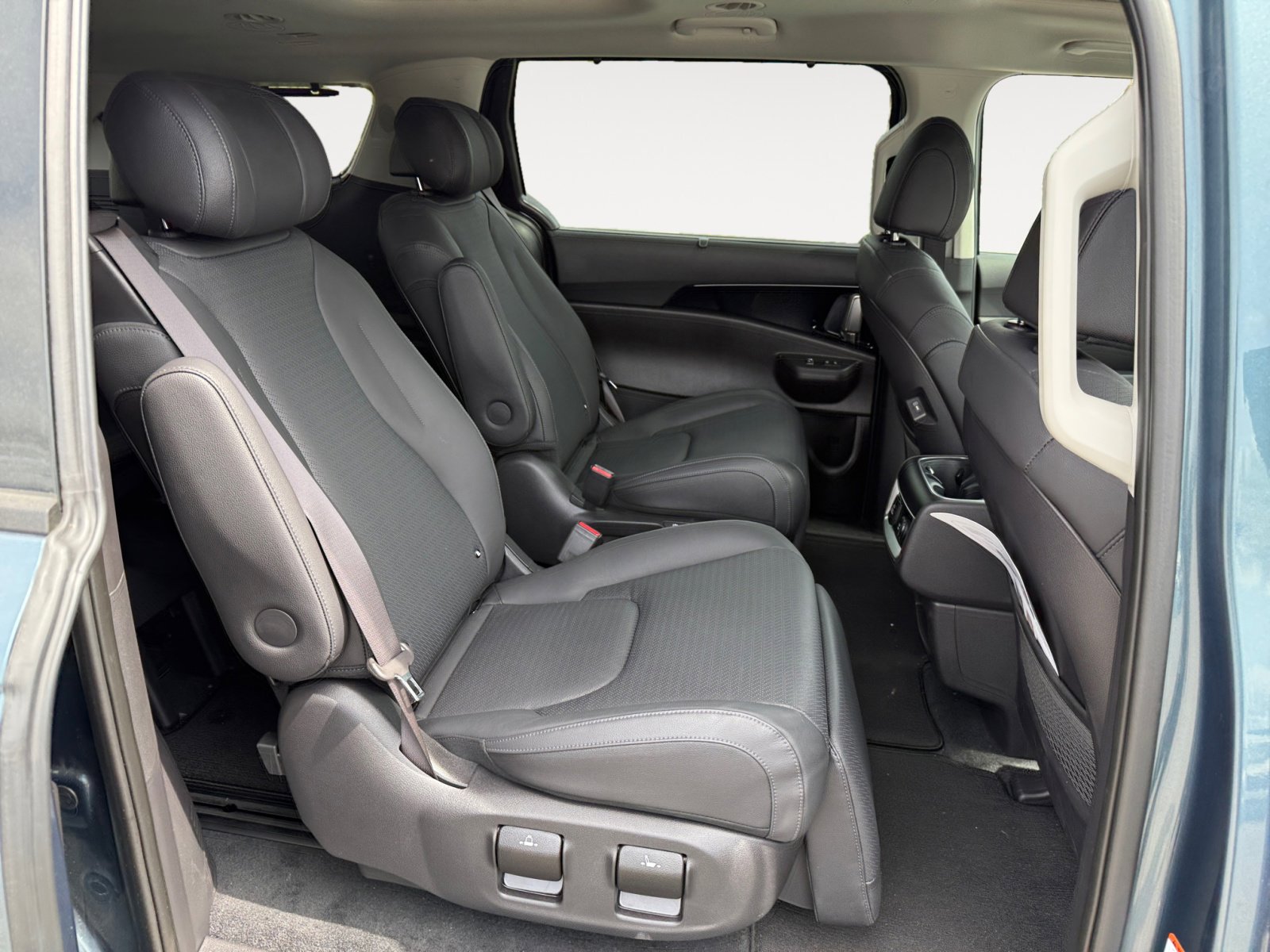 New 2025 Kia Carnival SX Prestige image 18