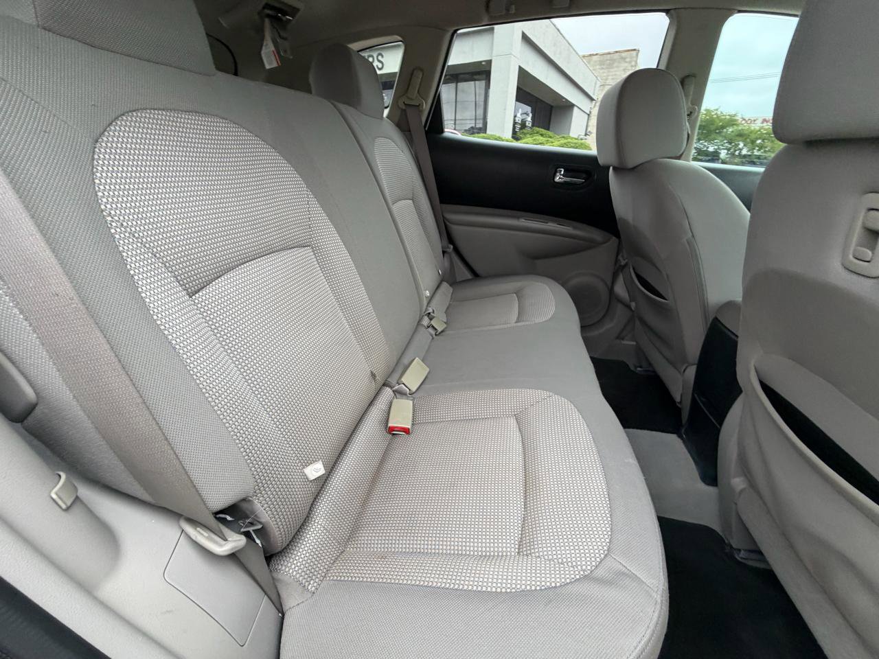 Used 2011 Nissan Rogue SV FWD image 37