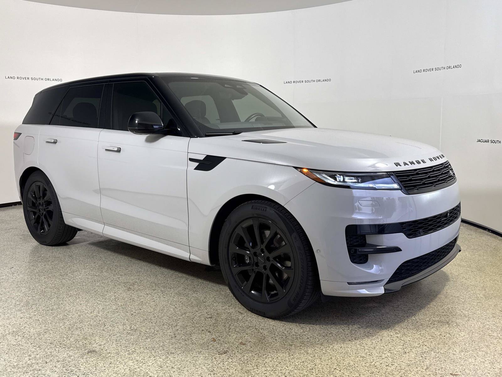Used 2025 Land Rover Range Rover Sport Dynamic SE AWD/4WD image 8