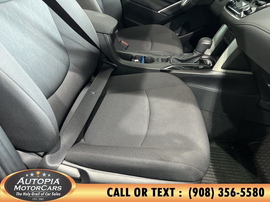 Used 2025 Toyota Corolla Cross LE w/ Moonroof Package FWD image 15