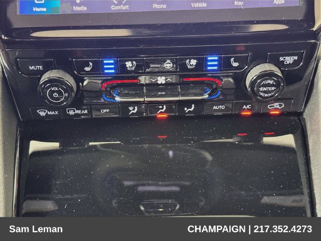 Used 2024 Jeep Grand Cherokee Overland w/ Luxury Tech Group IV AWD/4WD image 16